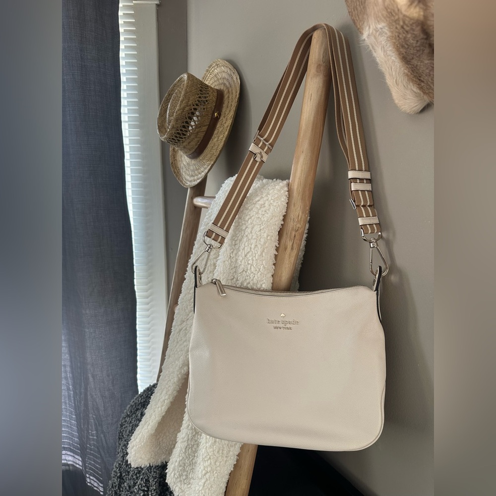 Kate Spade Crossbody Pebbled leather | Off White| Comes With Two Staps